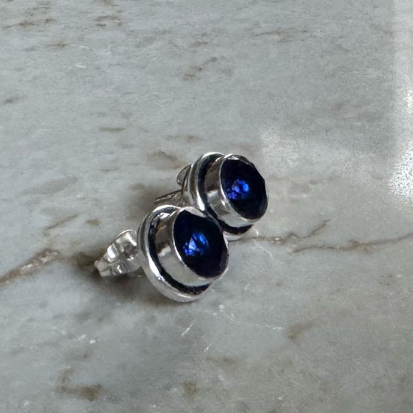 NWOT Sundance Thetis Stud Earrings, Blue Tanzanite, Sterling Silver - Picture 4 of 5